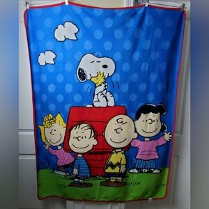 Avon 2015 Peanuts 65th Anniversary Fleece Throw Blanket 59" x 48" Snoopy - GUC